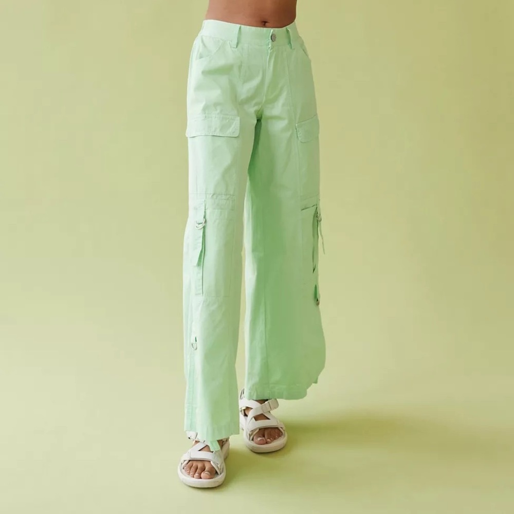 Urban outfitters Riley classic cargo pant in green small